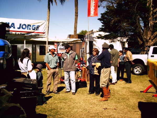 Visitantes en el Stand de Shindaiwa