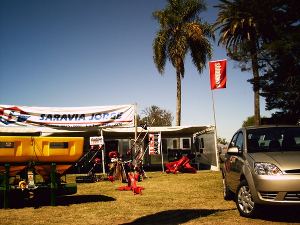 Otra vista del Stand de Shindaiwa, con el Banner del Distribuidor detrás